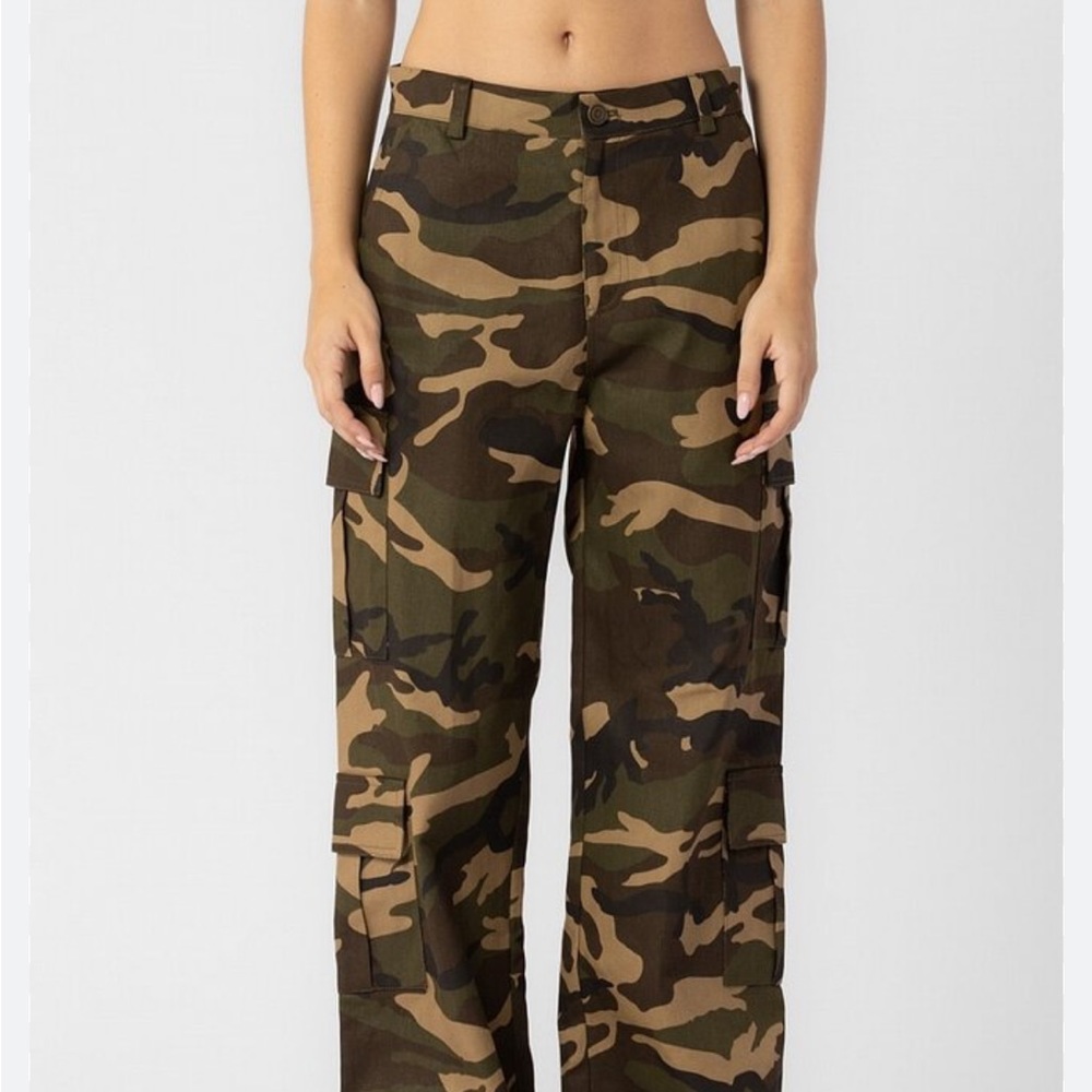 Luna B beige botany camo pant medium